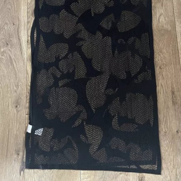 Coterie Studio Halloween Bats Spooky Addition Table Runner 14in x 70in - Picture 4 of 4